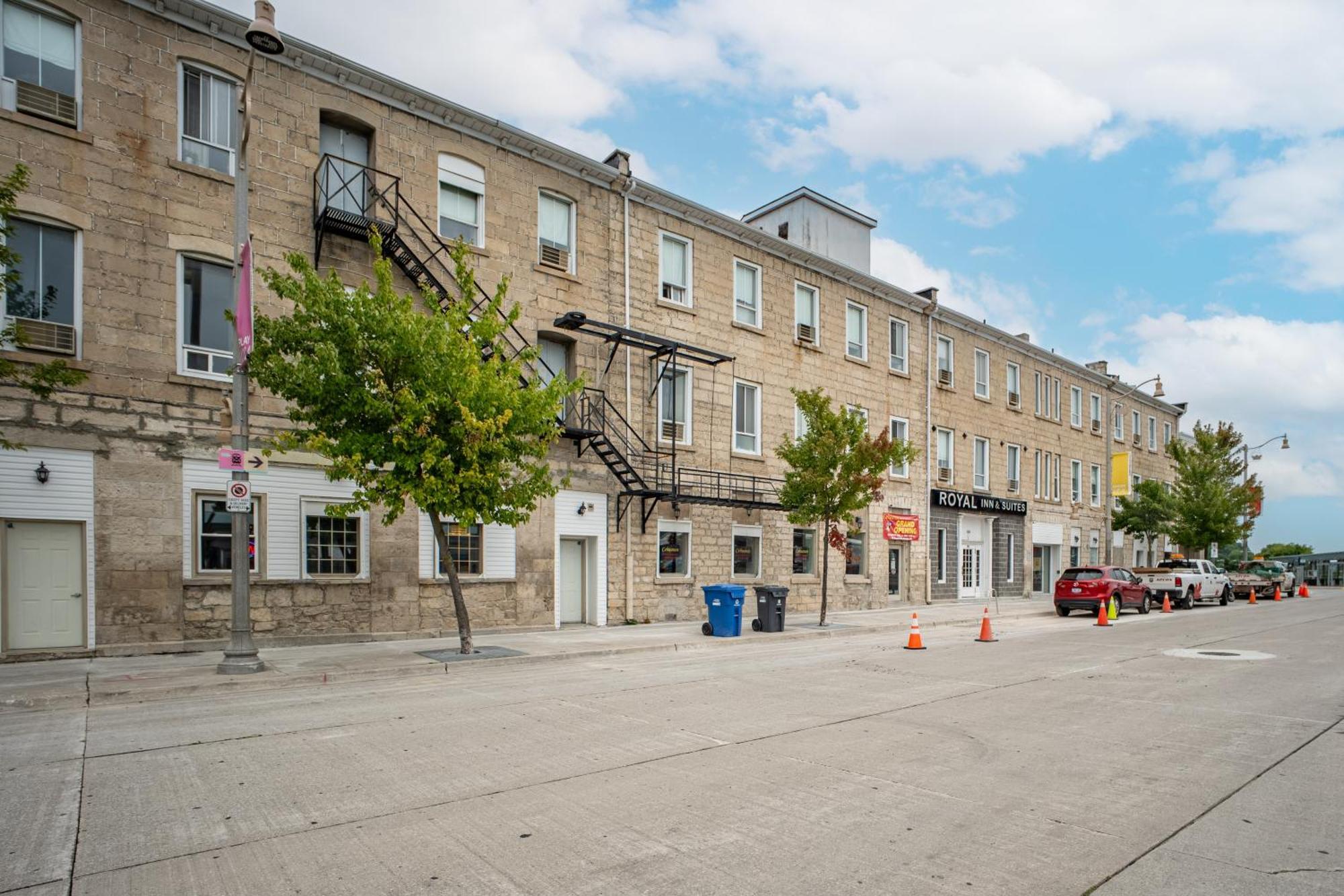 Royal Inn & Suites Guelph Exterior foto